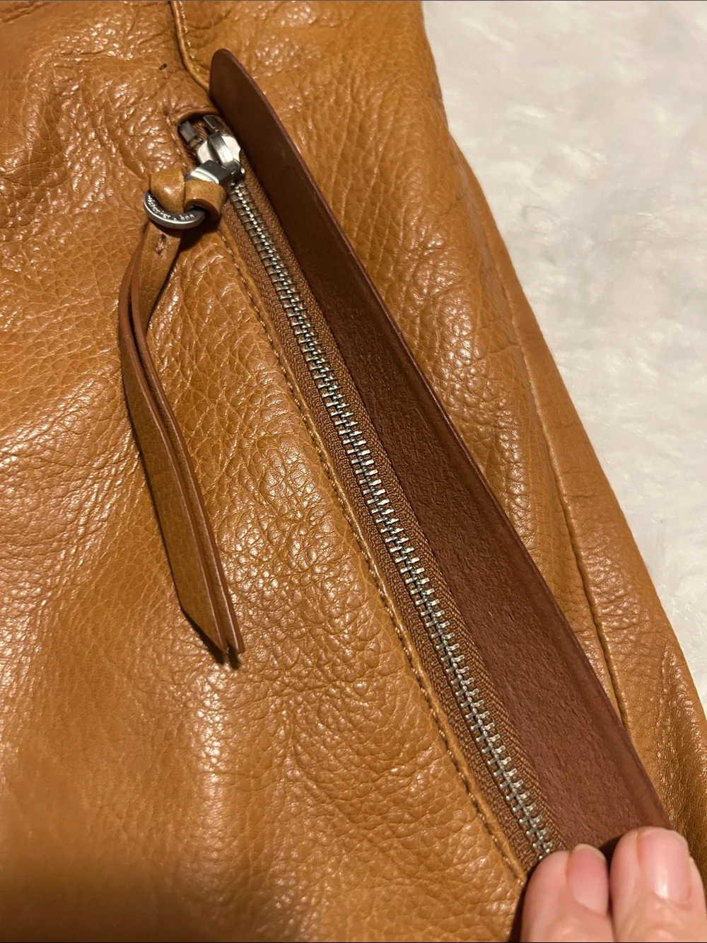 Christopher kon large sak bag. Anthropology